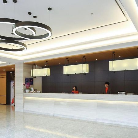 Готель Ibis Dongguan Dongcheng Екстер'єр фото