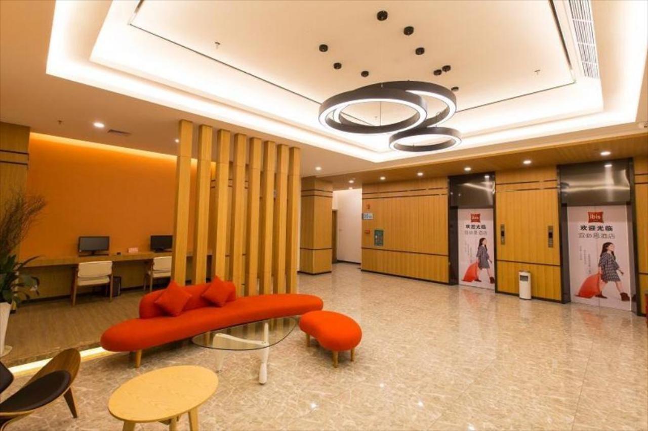 Готель Ibis Dongguan Dongcheng Екстер'єр фото