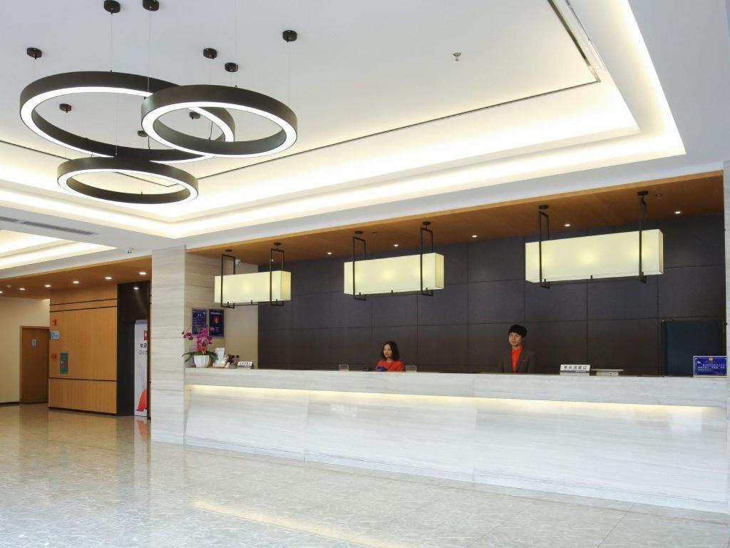 Готель Ibis Dongguan Dongcheng Екстер'єр фото
