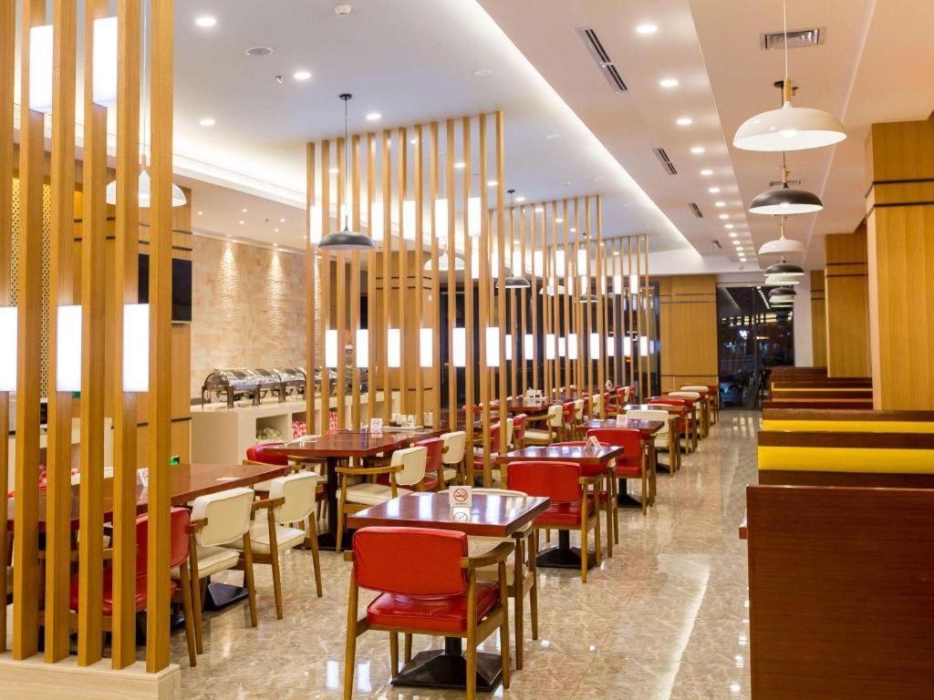 Готель Ibis Dongguan Dongcheng Екстер'єр фото