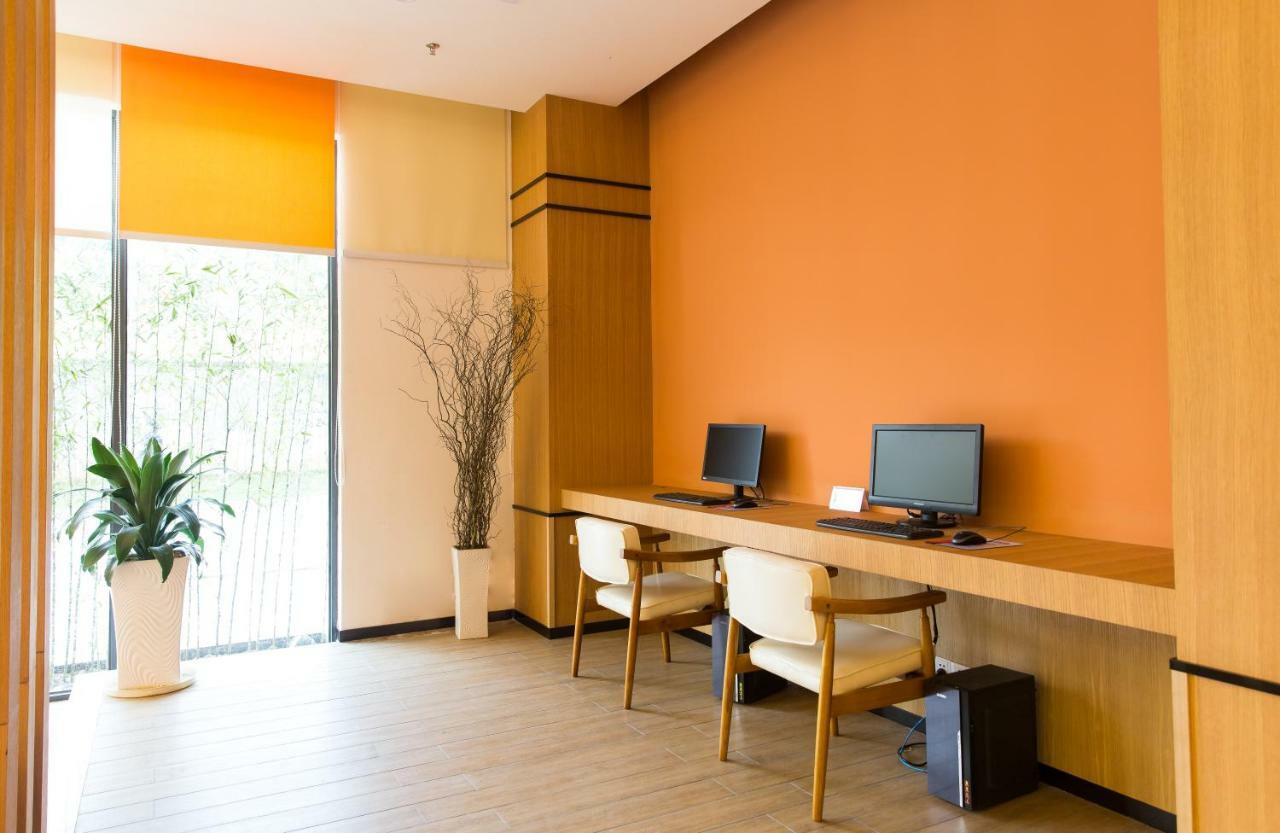 Готель Ibis Dongguan Dongcheng Екстер'єр фото