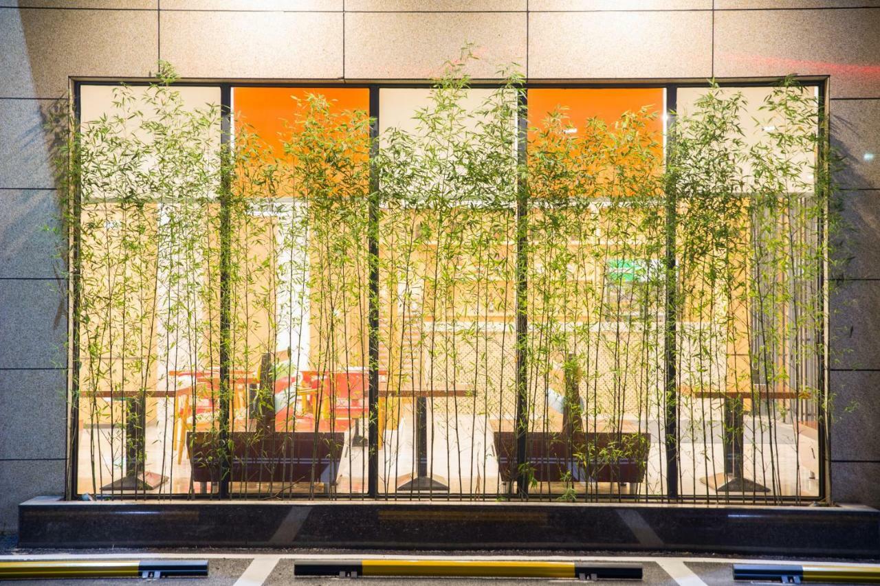 Готель Ibis Dongguan Dongcheng Екстер'єр фото