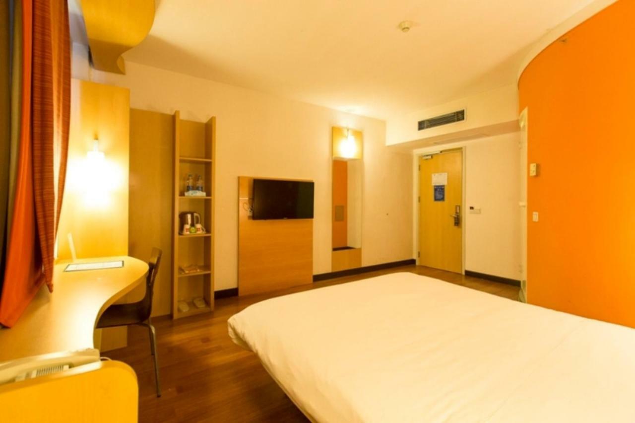 Готель Ibis Dongguan Dongcheng Екстер'єр фото